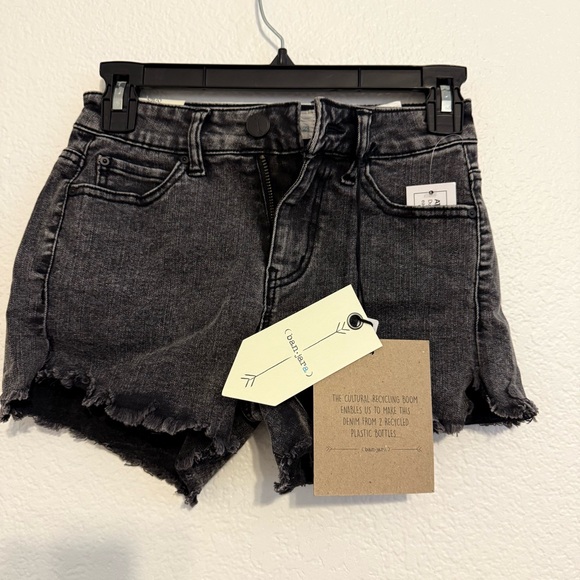 Black Jean Shorts with Distressed Raw-Edge Hem NWT - Picture 5 of 6